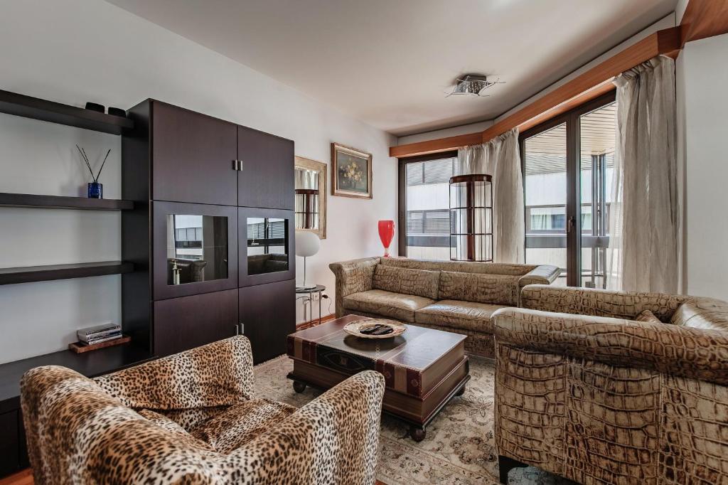 Posezení v ubytování Yamina Luxury Apartment by Quokka 360 - Next to Lido di Lugano