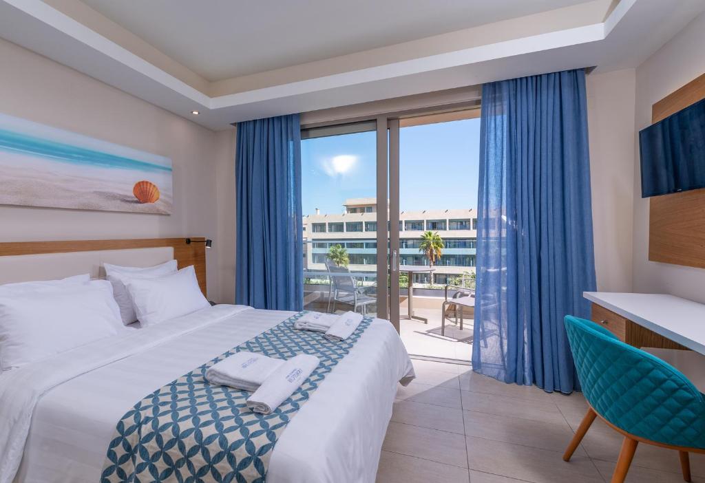 Royal & Imperial Belvedere Resort - 17