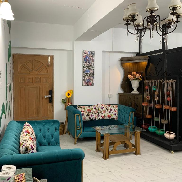 Posezení v ubytování Khonikaloy 17 2BHK Furnished Apartment for Rent Uttara sector7