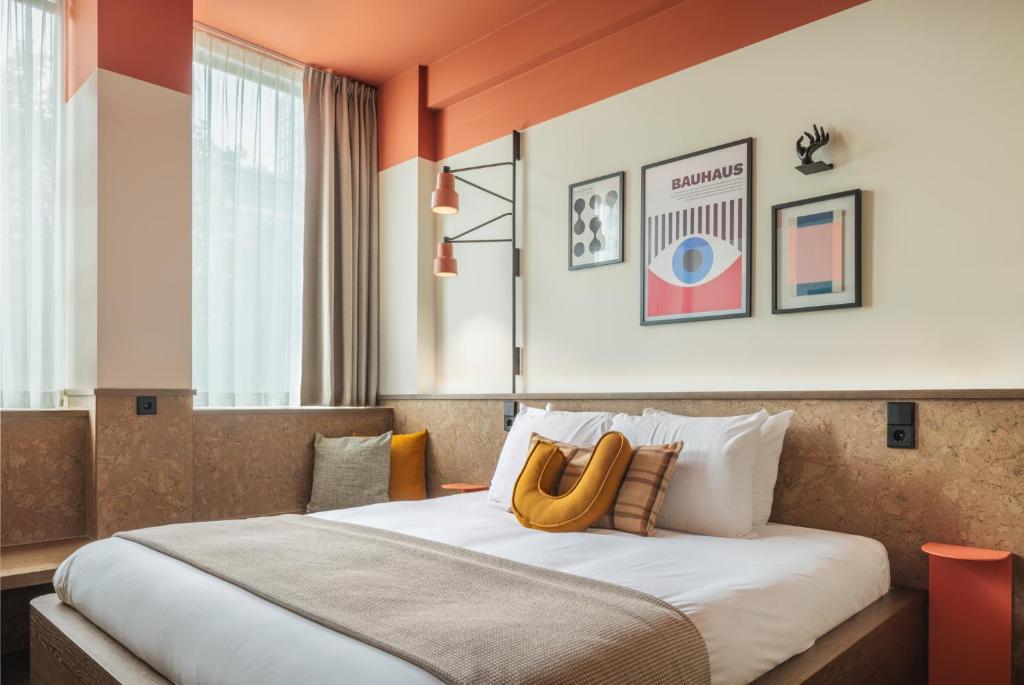 
Sustainable Superior King
