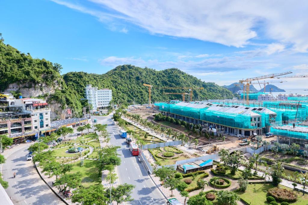 Phoenix Flower Hotel & Travel - 15