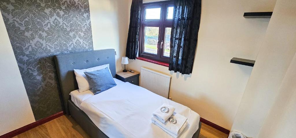 Duddingston Guest House - Rooms Only - Single Room With Shared Bathroom