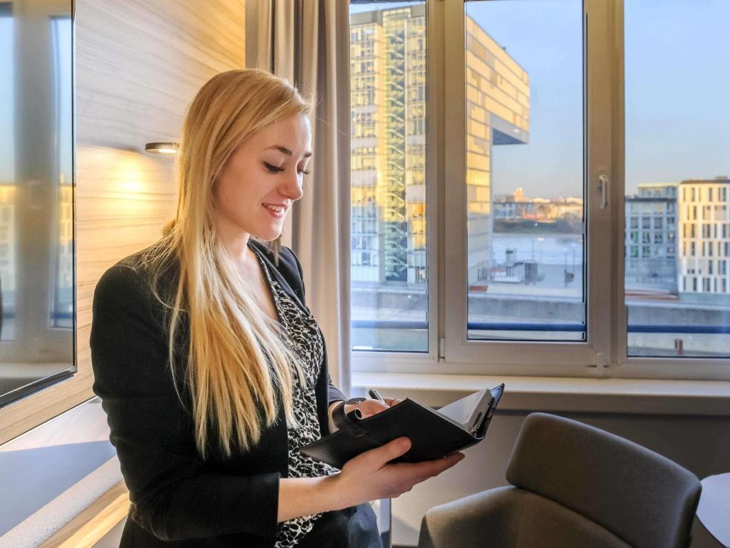 Novotel Köln City - Resim 30