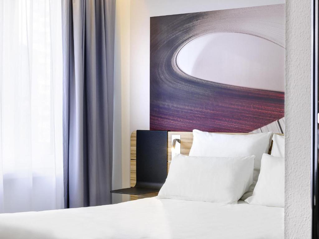 
Executive Queen Room with Sofa
