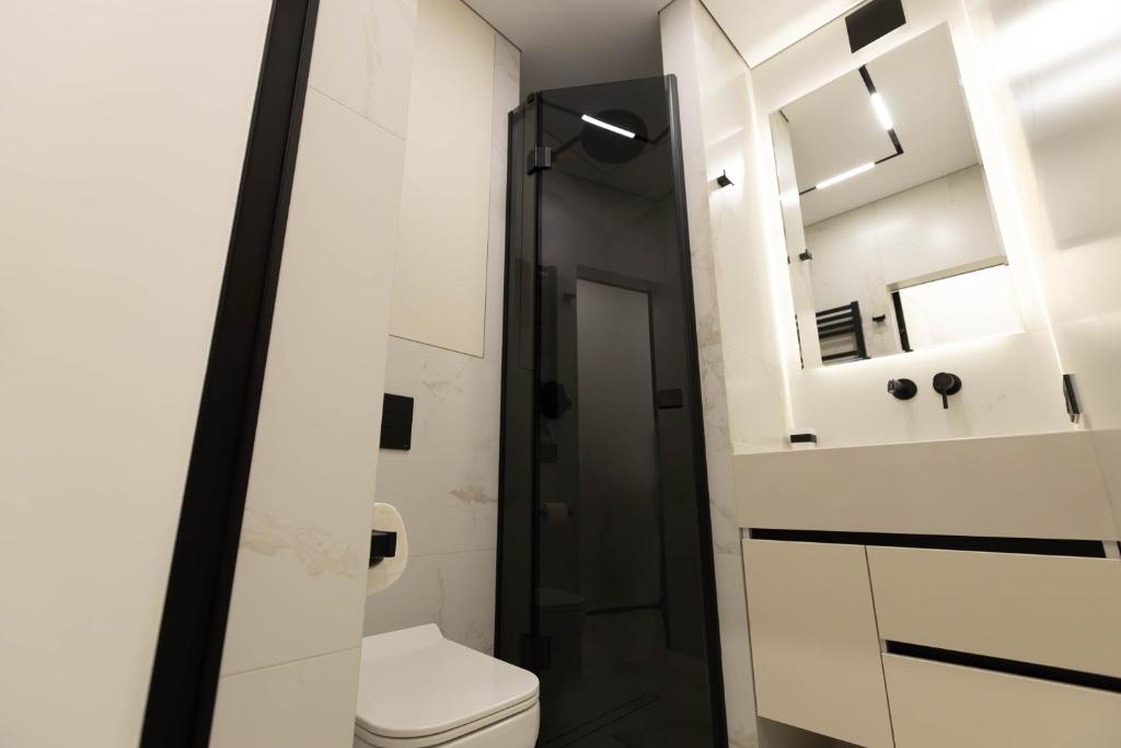 White Lines Premium Apartments City Center photo 3
