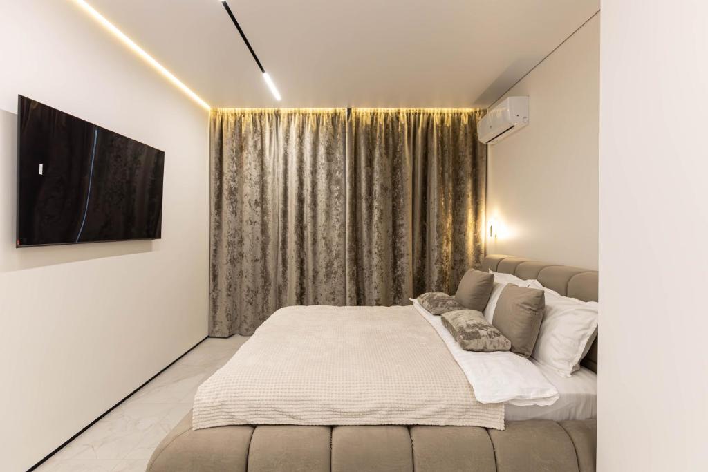 White Lines Premium Apartments City Center photo 2