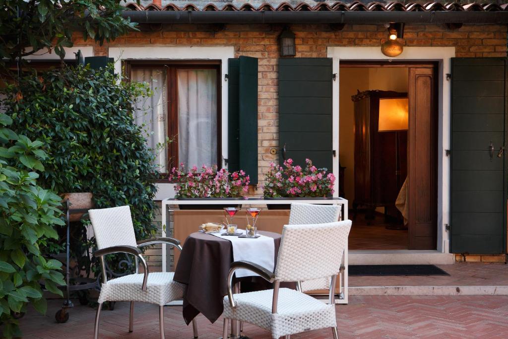 Pensione Accademia - Villa Maravege - Resim 17