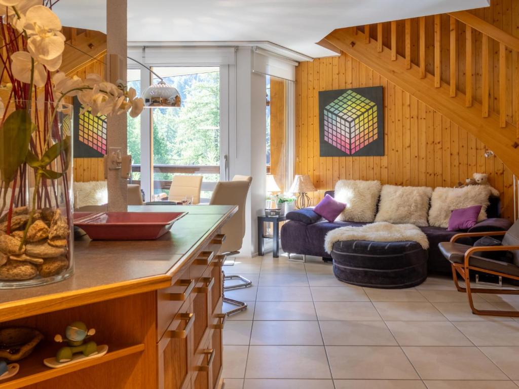 Χώρος καθιστικού στο Apartment Mont-Fort-30 by Interhome