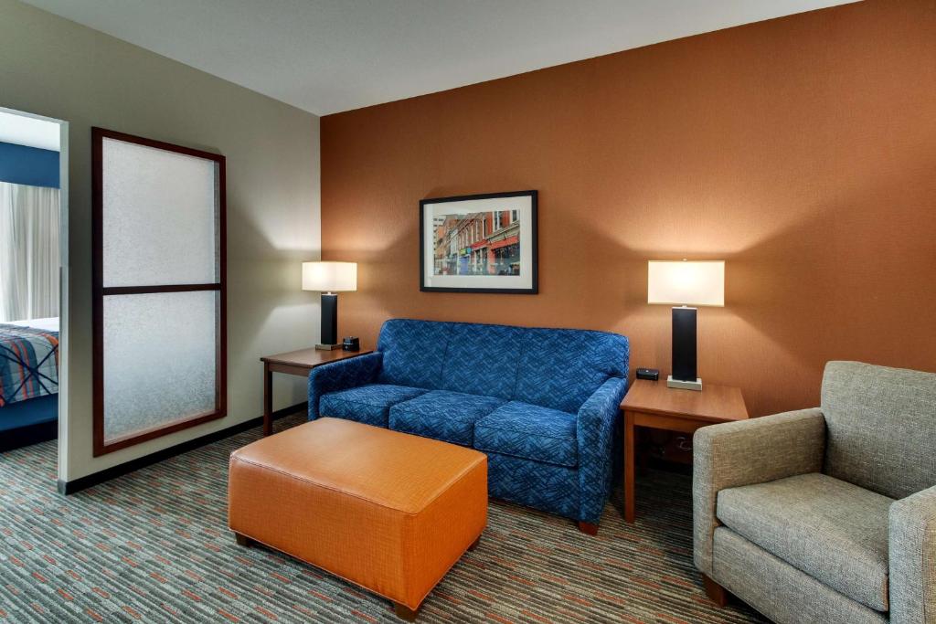 Drury Inn & Suites Knoxville West - Chambre Lit King-Size De Luxe Avec Canapé-lit