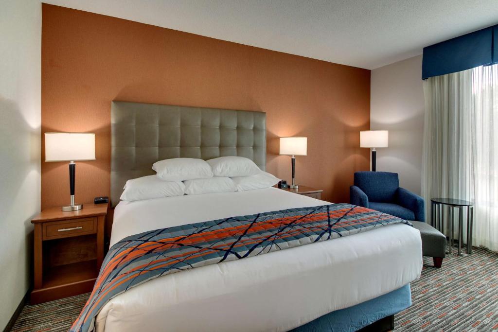 Drury Inn & Suites Knoxville West - Habitación Deluxe Con Cama Extragrande