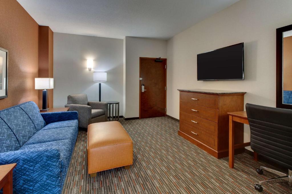 Drury Inn & Suites Knoxville West - Suite Deluxe Con Cama Grande
