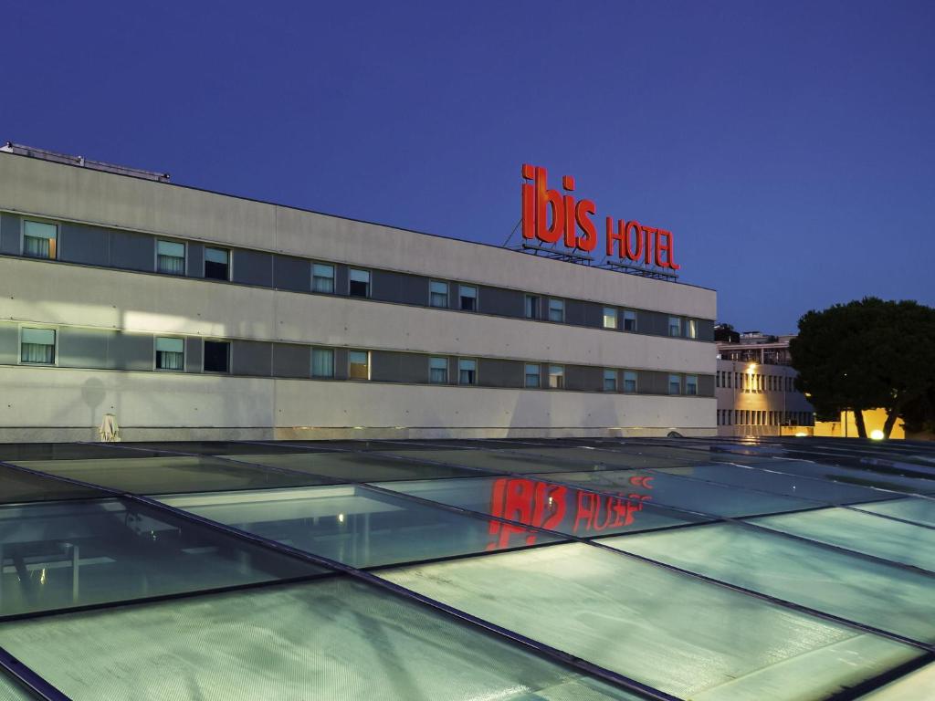Hotel ibis Porto Sao Joao - Resim 4