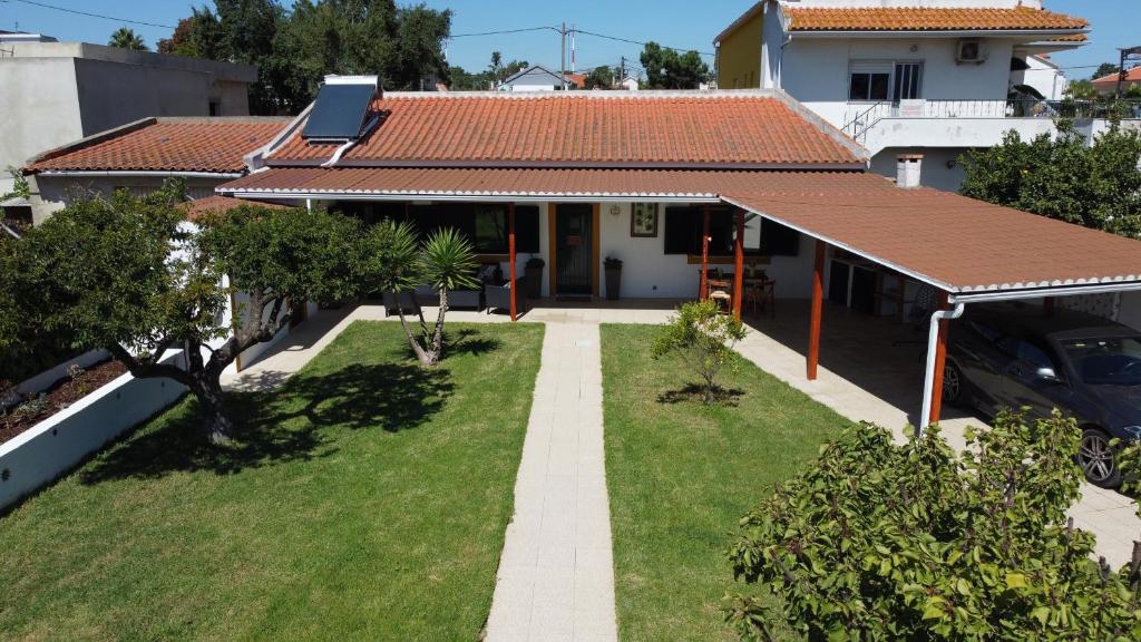 Το κτήριο όπου στεγάζεται  η παραθεριστική κατοικία