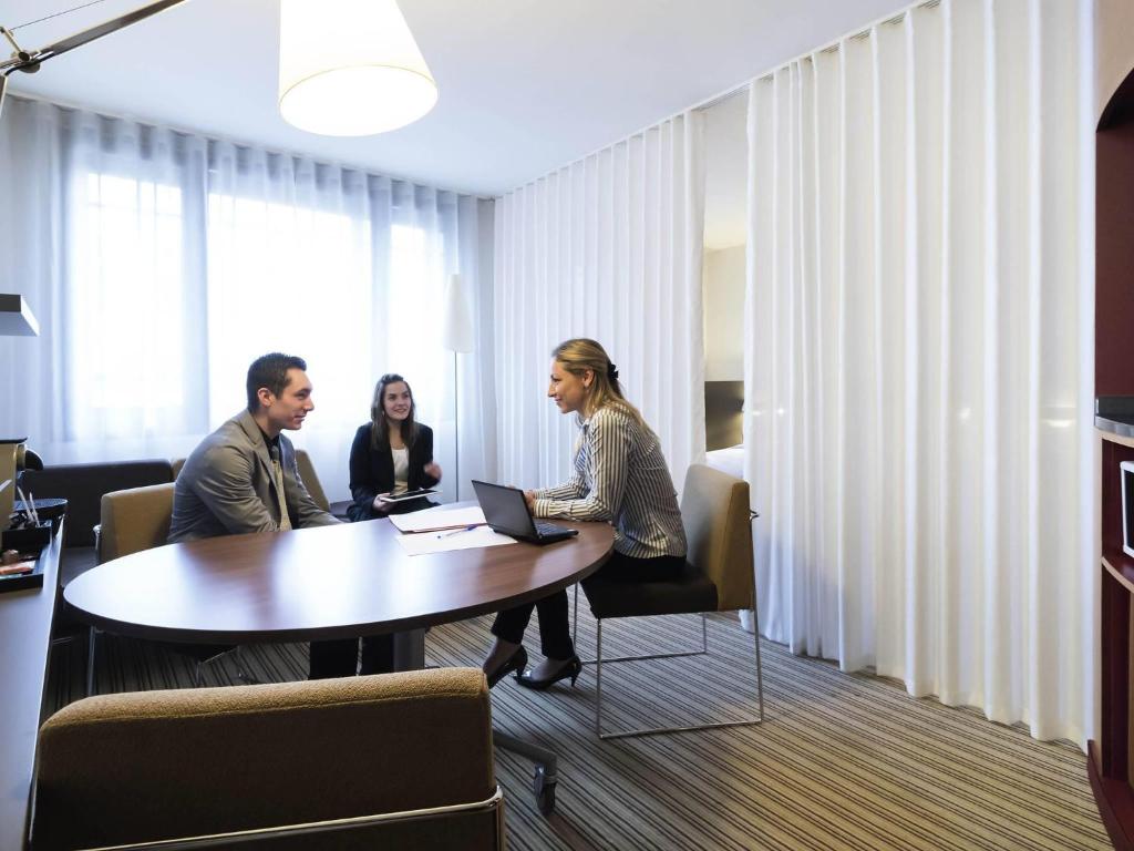 Novotel Suites Paris Montreuil Vincennes - Resim 21