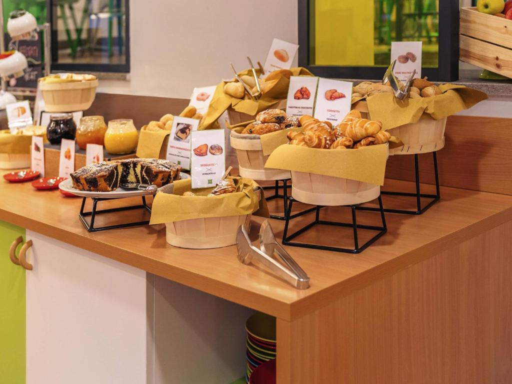 Ibis Styles Napoli Garibaldi - Resim 31