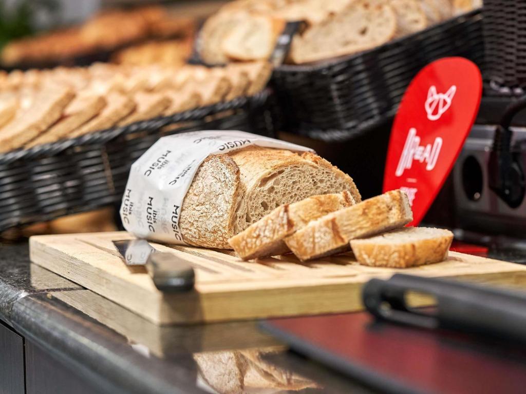 Ibis Madrid Calle Alcalá - Resim 30