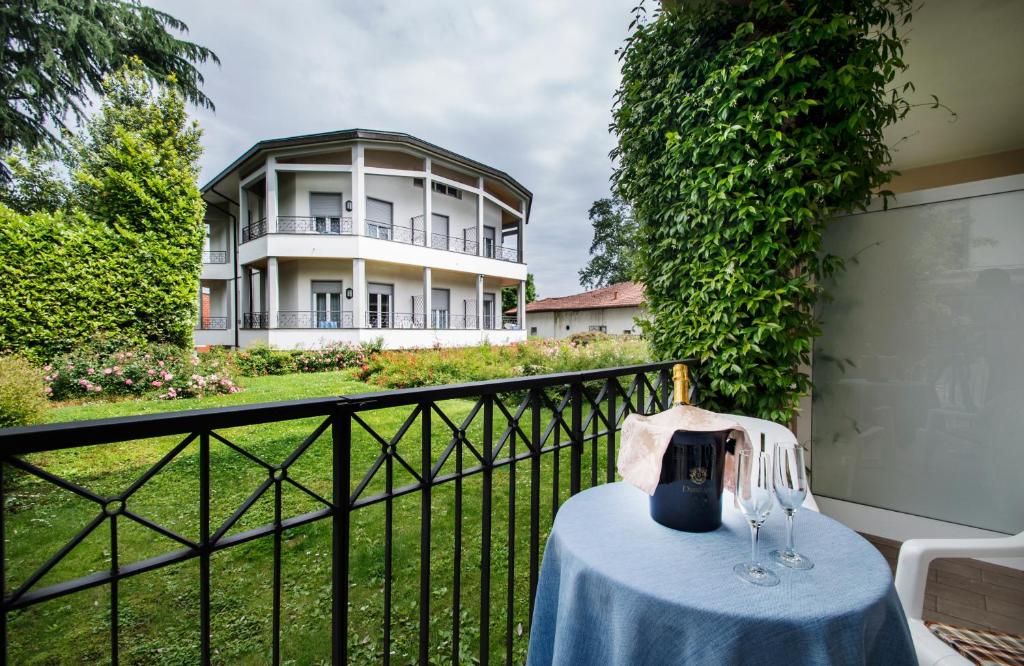 Un balcón o terraza de Hotel Lido La Perla Nera