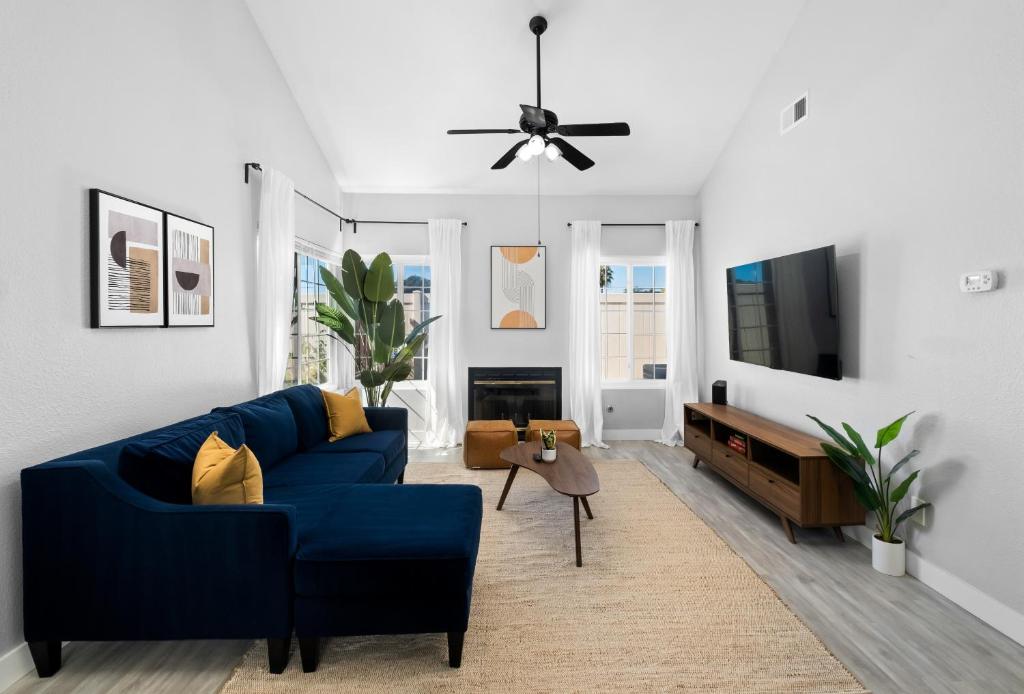 Galeriebild der Unterkunft Lux Modern, Pet Friendly, Pool, Hot Tub, Tennis in Oceanside