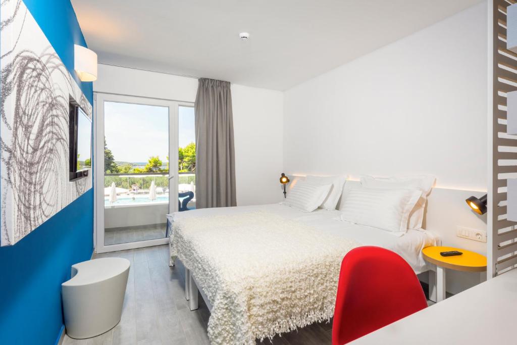 Pharos Hvar Bayhill Hotel - Superior Double Room With Balcony And Pool View