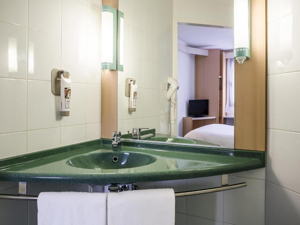 Ibis Szczecin Centrum - Resim 7