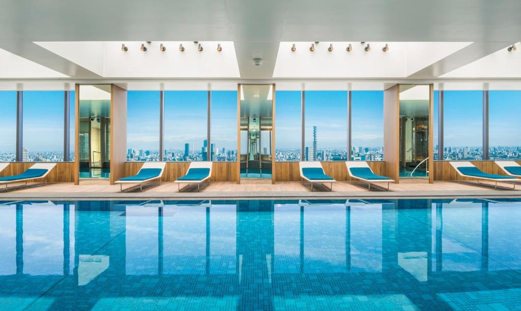 Bazén v ubytování The Prince Gallery Tokyo Kioicho, a Luxury Collection Hotel nebo v jeho okolí