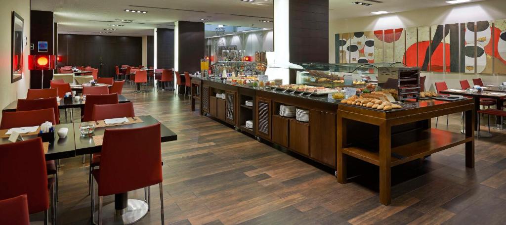 NH Sants Barcelona - Resim 33