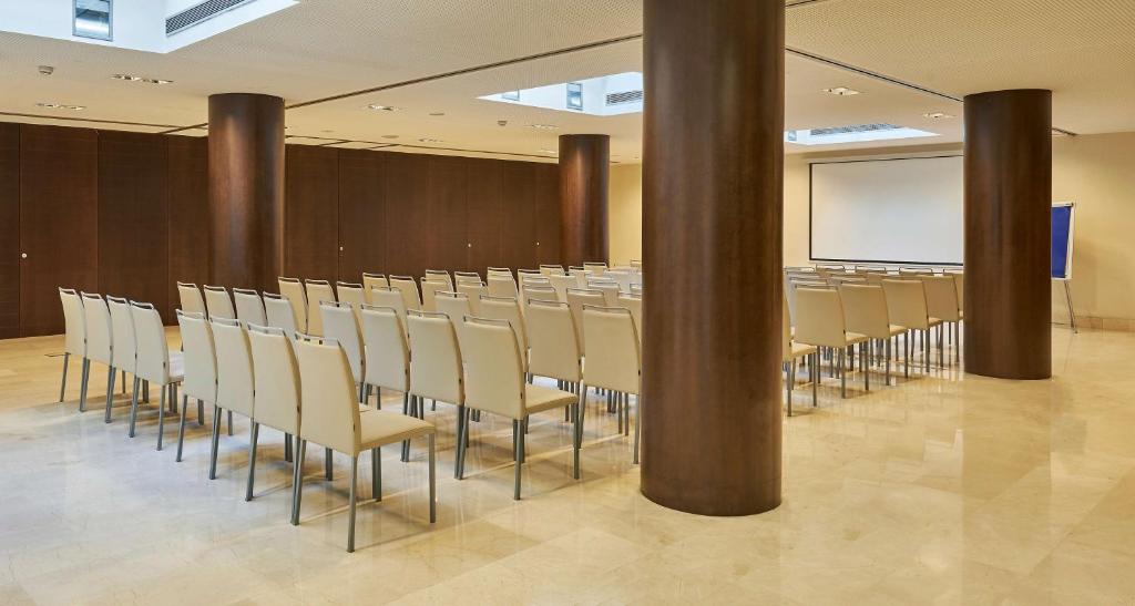 NH Sants Barcelona - Resim 41