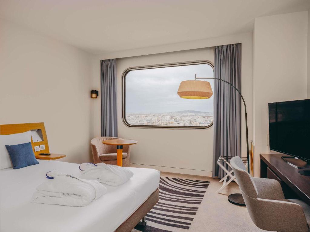 
Executive Queen Room With Sofa Bed
