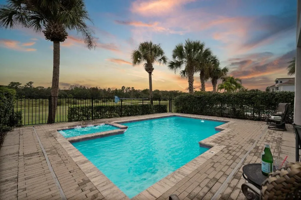 Luxury 6BR Villa w Pool & Cinema 4mi to Disney