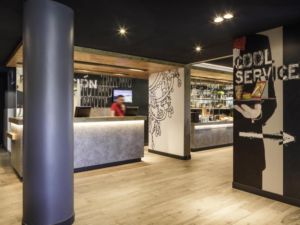 Ibis Budget Málaga Aeropuerto Avenida de Velazquez - Resim 13