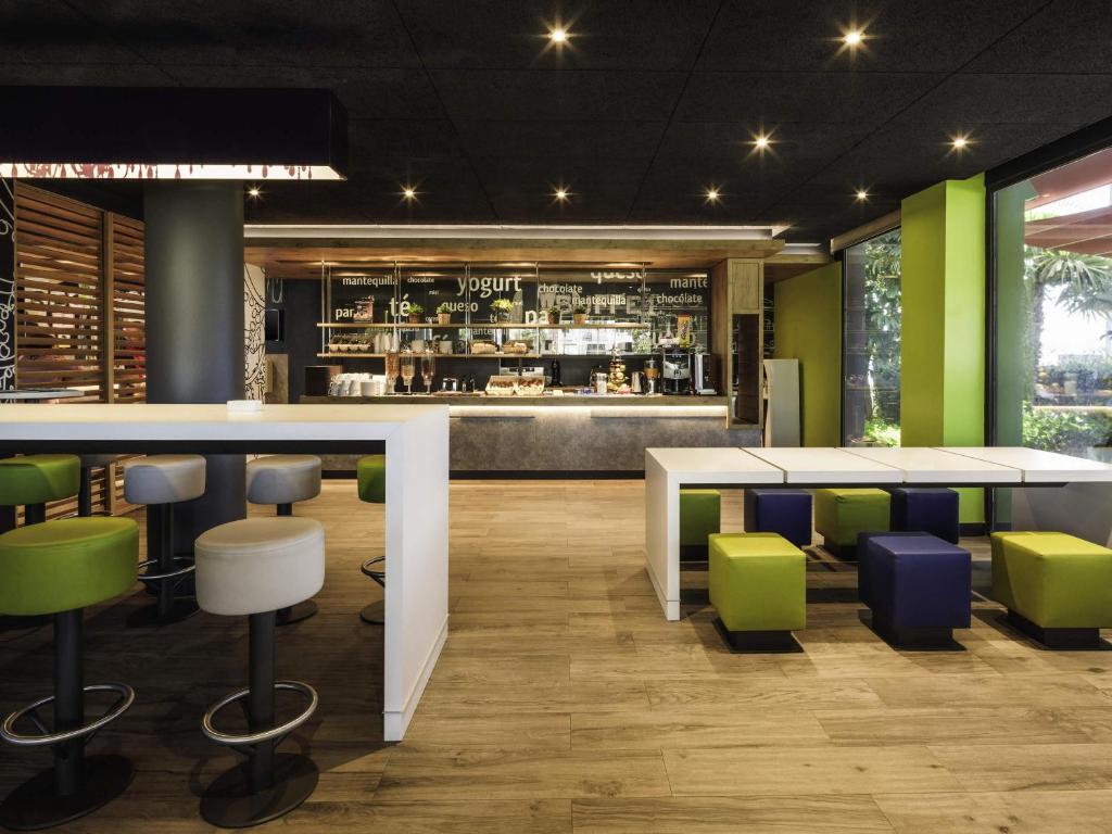 Ibis Budget Málaga Aeropuerto Avenida de Velazquez - Resim 8