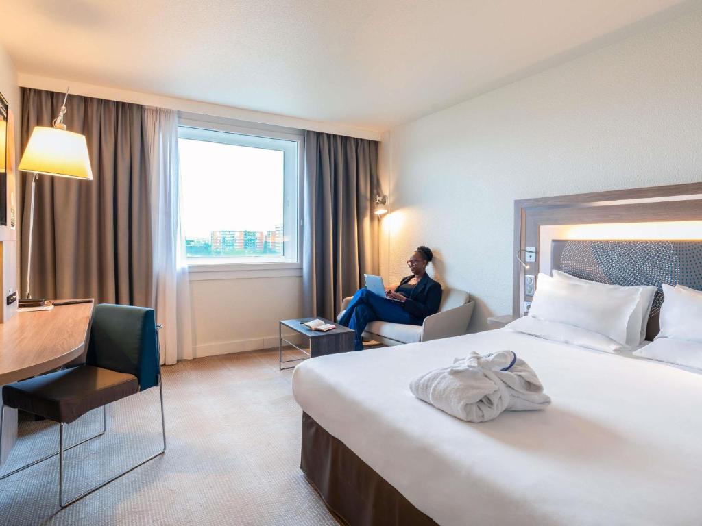 
Executive Queen Room with Eiffel Tower View
