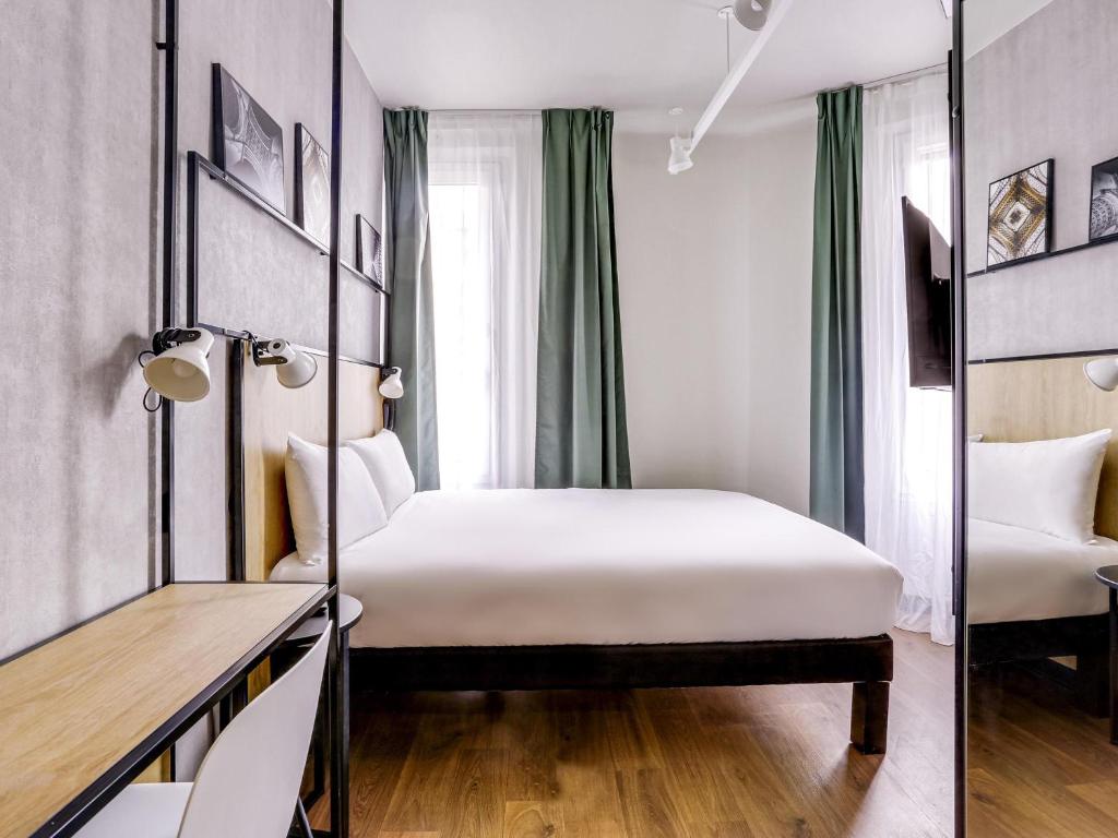 
Standard Room with 1 Single Bed
