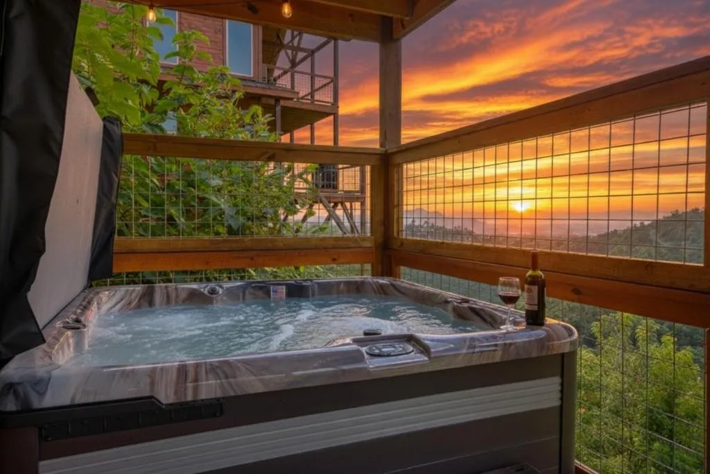 Million Dollar Views with Hot Tub and Pool Near Dollywood