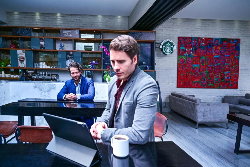 Krystal Grand Suites Insurgentes: desk