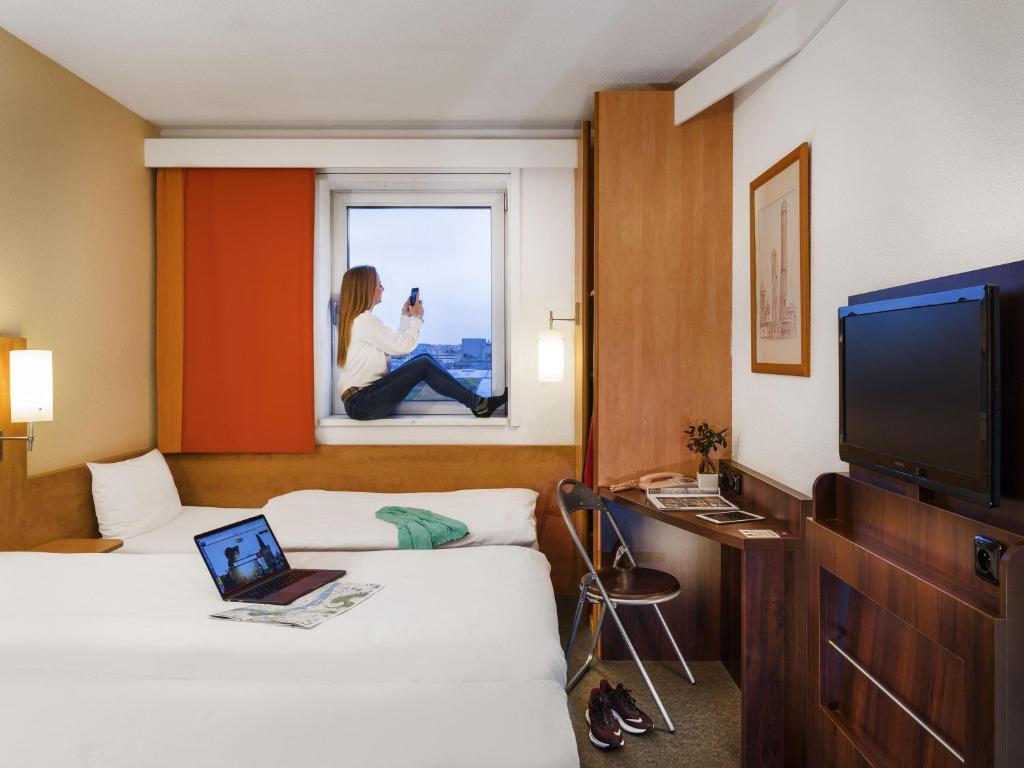 Ibis Praha Mala Strana - Resim 12