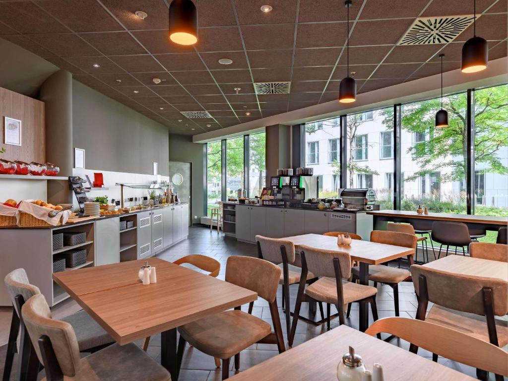 Novotel Suites München Parkstadt Schwabing - Resim 36