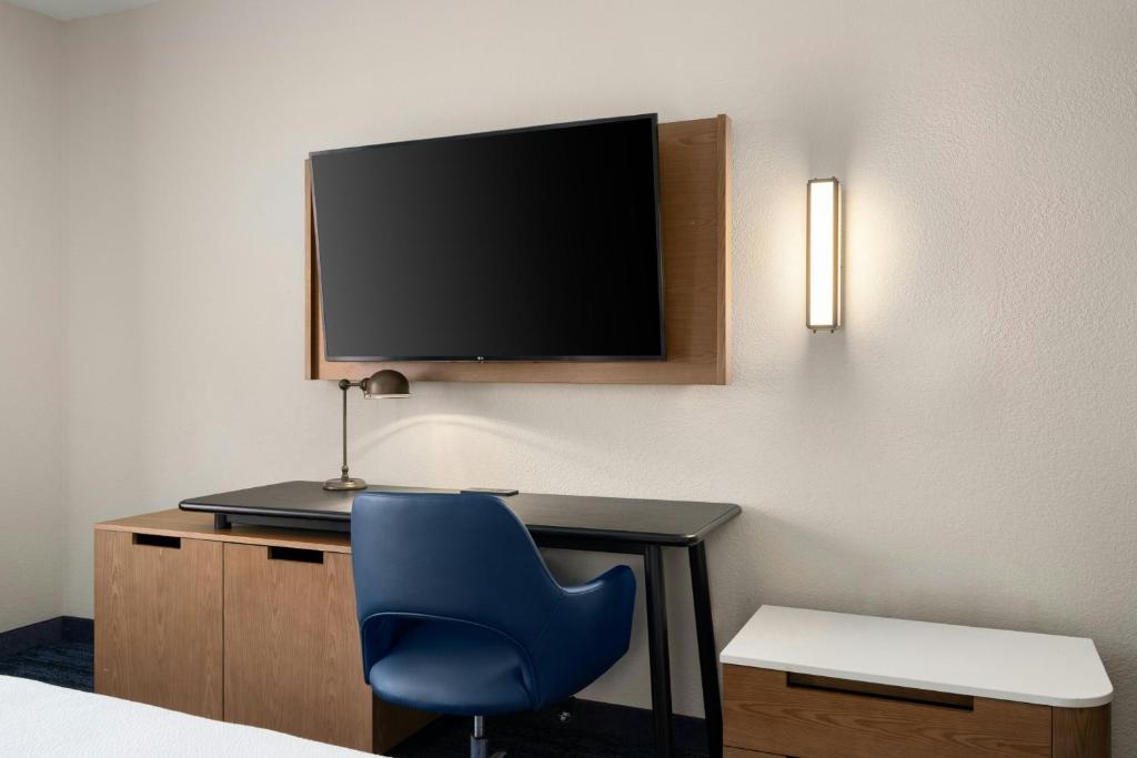 Fairfield Inn and Suites Sacramento Airport Natomas photo