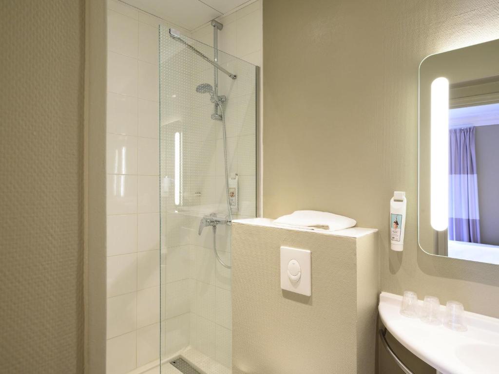 ibis Paris Tour Montparnasse 15eme - Resim 17