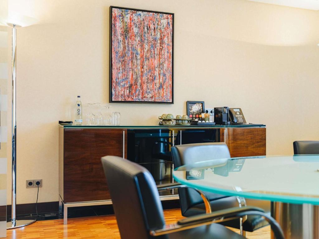 Pullman Berlin Schweizerhof - Resim 22