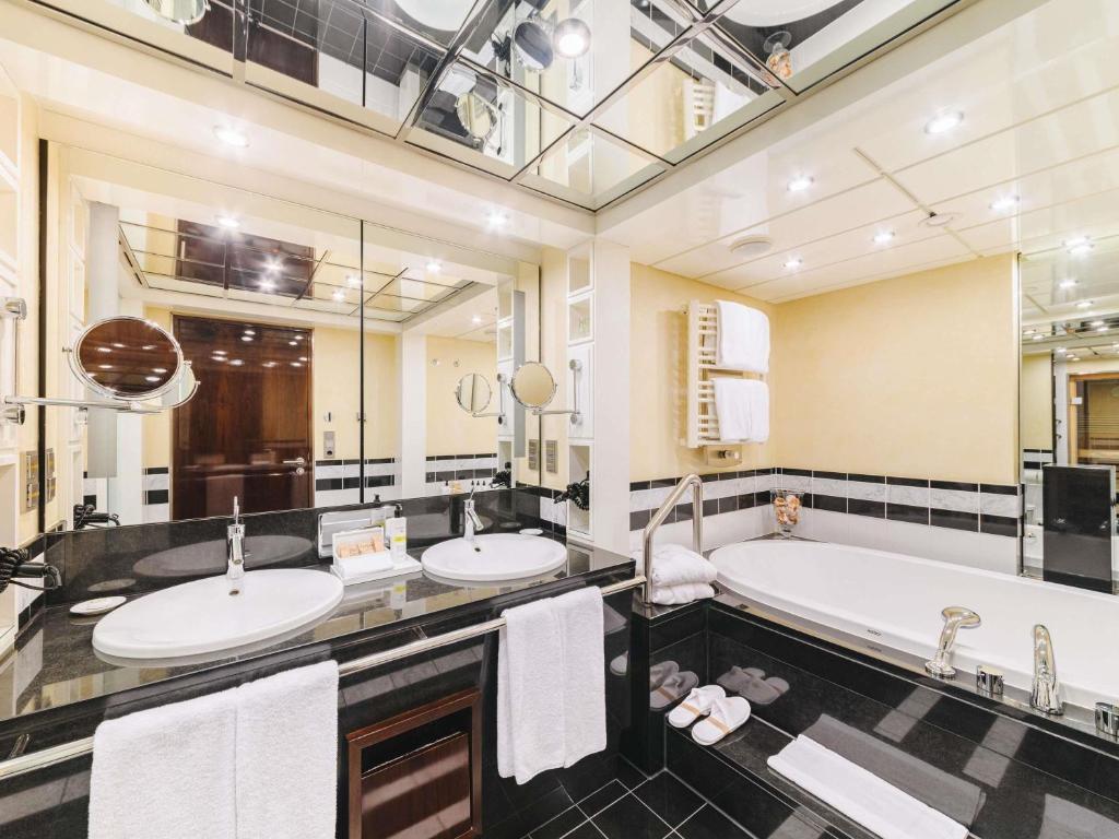 Pullman Berlin Schweizerhof - Resim 25