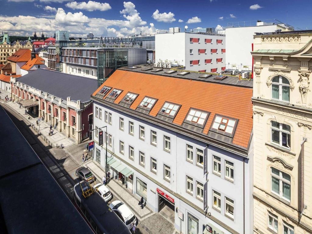 Ibis Praha Old Town - Resim 6
