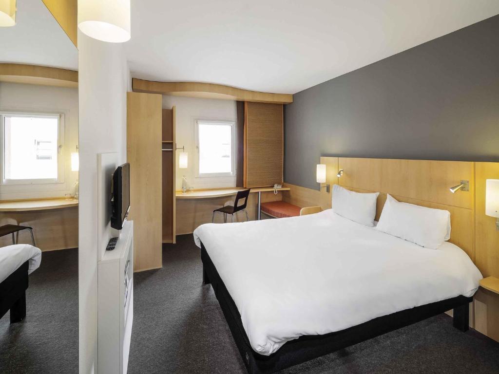 Ibis Praha Old Town - Resim 9