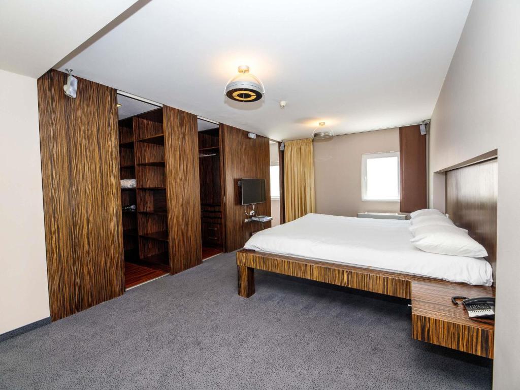 Ibis Praha Old Town - Resim 4
