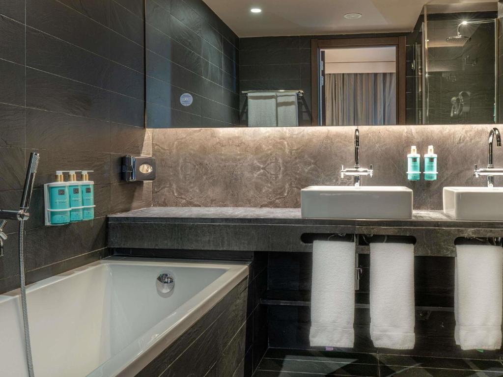 Novotel Barcelona City - Resim 39