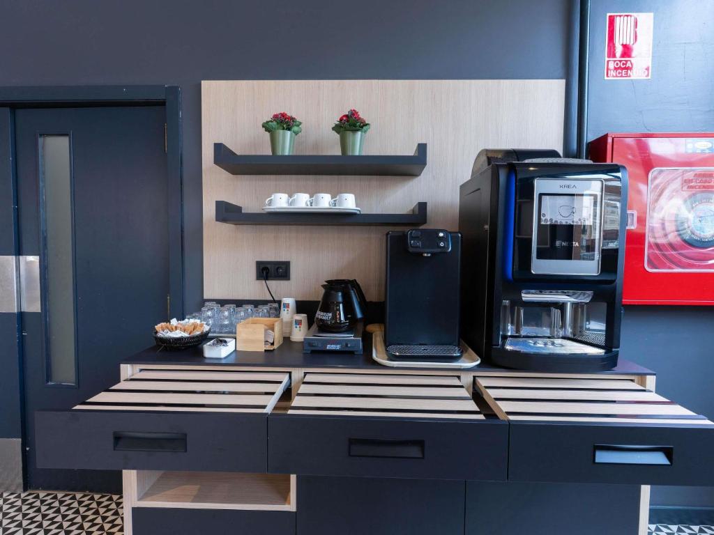 Ibis Malaga Centro Ciudad - Resim 1