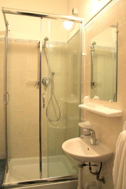 Koupelna v ubytování Albergo Nella