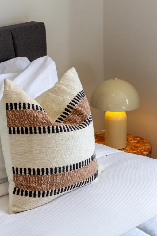 The Game Day Lounge, Walk to One NZ Stadium - Resim 12