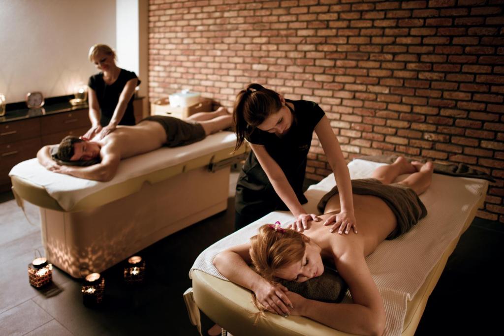 Hostia v ubytovaní HOTEL ALMOND BUSINESS & SPA BY GRANO - GRANO HOTEL Gdańsk Riverside