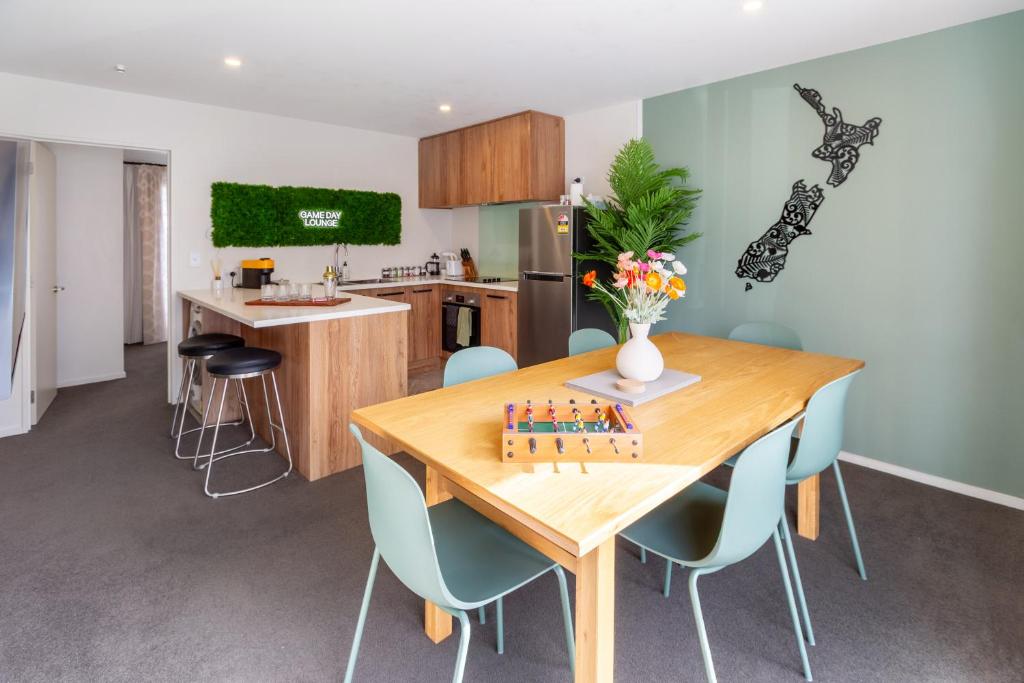 The Game Day Lounge, Walk to One NZ Stadium - Resim 28